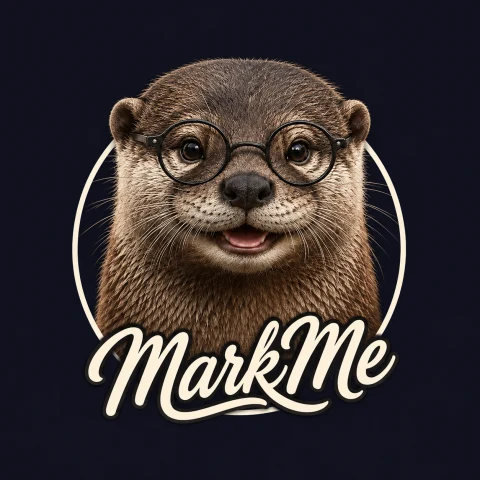 원형 테두리 밖으로 얼굴을 내밀고 웃는 수달과 MarkMe 글자가 담긴 마스코트 배지